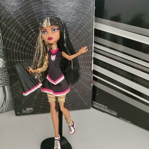 Monster High Generation 1 Fearleading Cleo de Nile doll. Adult Owned